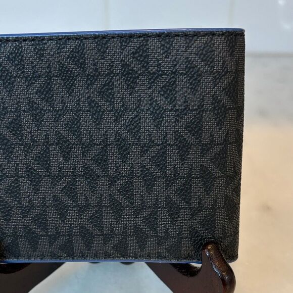 Michael Kors Cooper Signature Logo Billfold Wallet - Picture 6 of 16